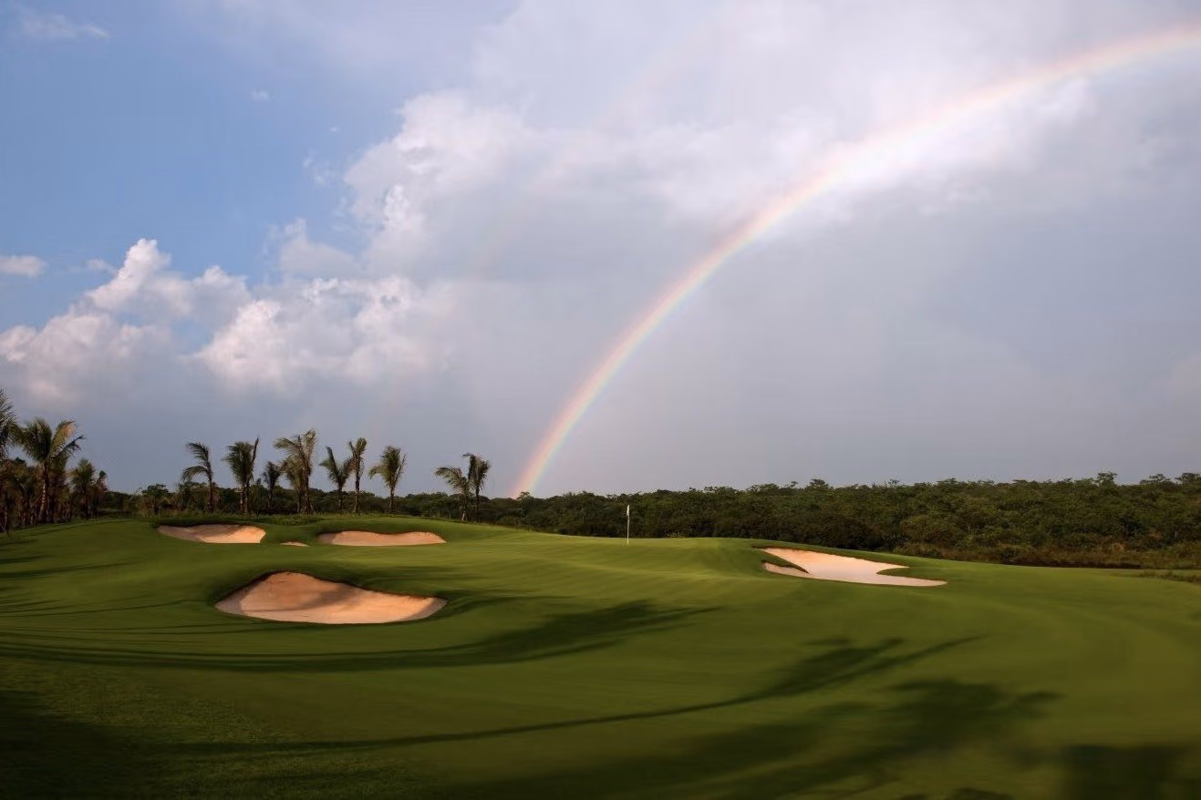A rainbow over the tropical fairways of Blackstone