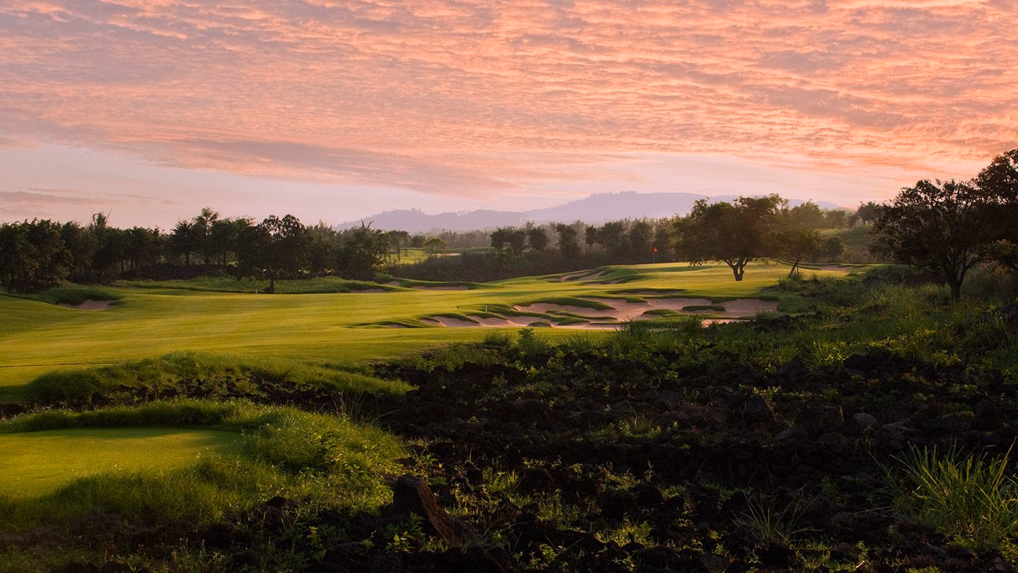 Sunrise over the Blackstone course
