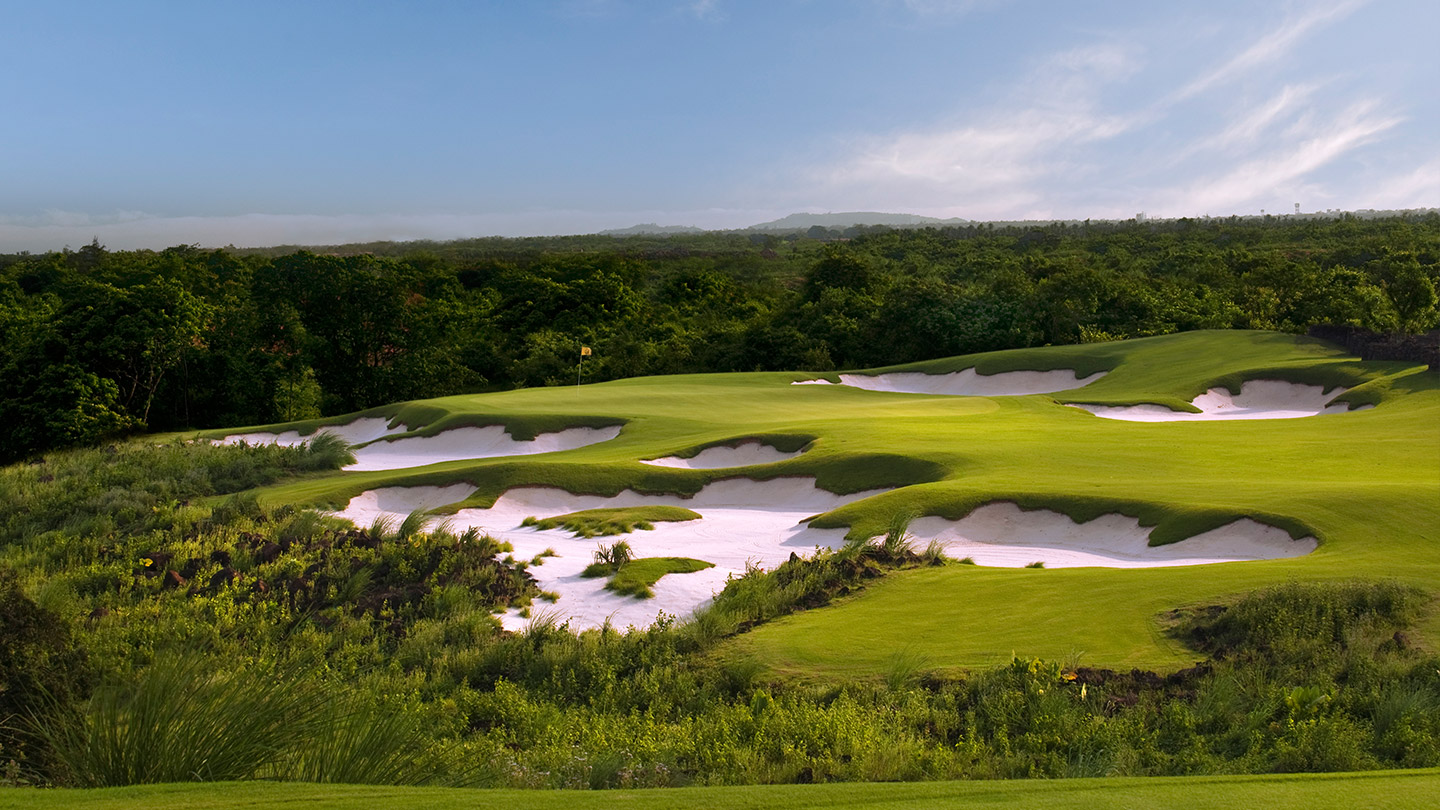 A tropical golf coastline in Hainan