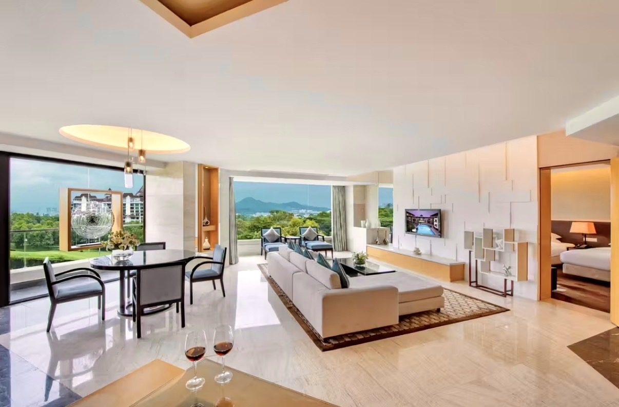 Mission Hills Hotel Shenzhen at the world's largest golf club