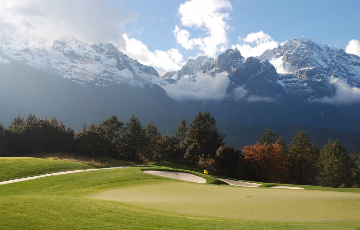 Morning light on the Jade Dragon Snow Mountain course